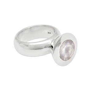 Anillo Minimalista de Plata 925 con Cuarzo Rosa Natural de Corte Redondo, Diseño Unisex para Uso Diario, Estilo Boho - Product Image 1