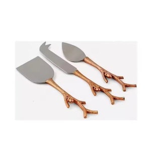Juego de 3 utensilios de lujo para queso de acero inoxidable dorado con mango delgado, cuchillo para queso y espalda de queso, en oferta. - Product Image 2