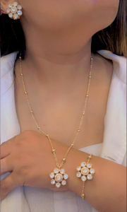 Ensemble collier long en moissanite Polki CZ avec boucles d'oreilles clous et bracelet ajustable, idéal pour les fêtes et le bureau - Product Image 2