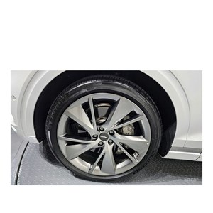 Genesis GV70 2024 2.5T Gasolina 24,626 km 2WD Caja de Cambios Automática Asientos de Cuero Volante a la Izquierda Cámara Trasera - Product Image 5