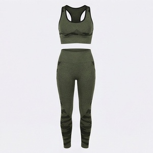 Ensemble de legging et haut de yoga à manches longues pour femme – Tenue de sport athlétique pour fitness, gym, entraînement, course et activités physiques - Product Image 1