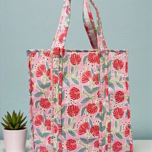 Sac fourre-tout traditionnel écologique pour femme en 100 % pur coton, imprimé floral, matelassé fait main, léger, 18 pouces, avec fermeture éclair, en toile - Product Image 6