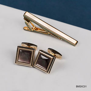 Ensemble de boutons de manchette et pince à cravate de luxe pour homme en nacre - Collection « Rythme Océan » plaqué or 18 carats |   Fabriqué à la main au Vietnam - Product Image 2