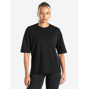 Camiseta informal extragrande negra para mujer con logotipo personalizado, manga corta, cuello redondo y 100% algodón orgánico, elegante camiseta para gimnasio y entrenamiento. - Product Image 4