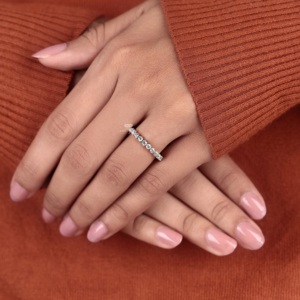 Anillo de Eternidad con Diamantes Cultivados en Laboratorio, Oro Amarillo de 14K, Anillo de Boda con Diamantes Redondos, Apilable, Joyería Nupcial Hecha a Mano - Product Image 2