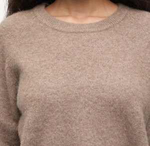 Pull en tricot élégant pour femme - Col en V doux, coupe ajustée - Pull d'hiver sophistiqué de couleur unie pour femme, respirant - Product Image 3
