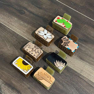 Nouveau design élégant de Cactus Mini pince à cheveux en cuir gravé Logo personnalisé accessoires de cheveux élégants de luxe pour un usage quotidien des femmes - Product Image 2