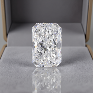 Diamant de laboratoire cultivé certifié IGI 10,01 carats Radiant VS1 de haute qualité - Product Image 3