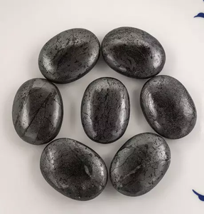 Pierre de paume en hématite naturelle sculptée, pierre de méditation Feng Shui pour la guérison et la collection - Product Image 4