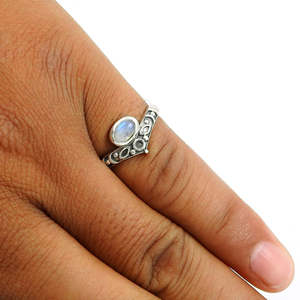 Bague bohème de style vintage avec pierre de lune arc-en-ciel naturelle de coupe ovale, magnifique design, bijoux en argent sterling 925 - Product Image 3