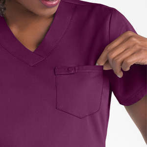 Conjuntos de Uniformes Médicos de Poliéster, Rayón y Spandex para Mujer, Pantalones Jogger y Blusa de Manga Corta - Product Image 3