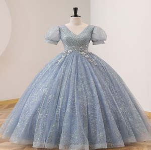 ชุดราตรีทรงเอไลน์คอวีสีฟ้าประกายวิบวับแบบเจ้าหญิง  มีจำหน่ายในราคาขายส่งสำหรับร้านบูติกสุดหรู - Product Image 1