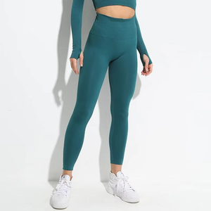 Conjuntos de Yoga y Leggings Deportivos para Mujer, Cuello en V, Color Sólido, Calidad Superior, Ampliamente Utilizados, Impresión por Sublimación - Product Image 2