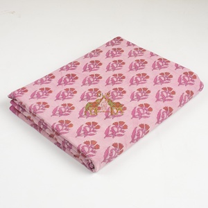 Nouvelle collection de tissus floraux Dabu imprimés à la main, doux au toucher, pour la confection de robes et la décoration intérieure (rideaux, housses de coussin). - Product Image 6