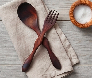 Ensemble de couverts en bois poli à la main, design minimaliste, réutilisables pour le camping, la cuisine, les événements et les restaurants - Product Image 3