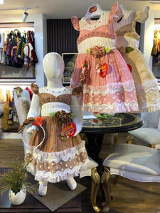 เสื้อคลุมผ้าฝ้ายสีเคลือบด้านบนพร้อมที่คาดผมดอกไม้ชุดเดรสดีไซน์แฟนซีคุณภาพเยี่ยม - Product Image 2