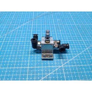 Válvula Solenoide Neumática Subminiatura Kuroda Precision Ind SP-H, Usada, Piezas de Equipos Legacy Semiconductor - Product Image 3