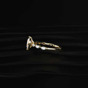 Elegante Anillo de Compromiso con Moissanita Ovalada de 2.15CT, Banda Marquise en Oro Amarillo, Joyería de Boda Hecha a Mano para Distribuidores de Joyería en Todo el Mundo - Product Image 3