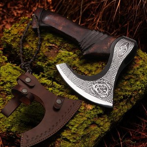 Hache à pizza viking artisanale avec lame en acier à haute teneur en carbone et manche en bois, marque THEWIZ CRAFTS, utilisation en cuisine, garantie de 3 ans - Product Image 3