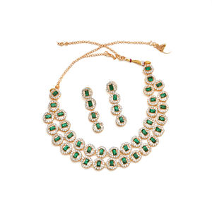 Conjunto de Joyería de Moda Chapado en Oro con Collar de Cristal de Varias Capas, Aretes y Maang Tikka para Mujer (Verde) - Product Image 2
