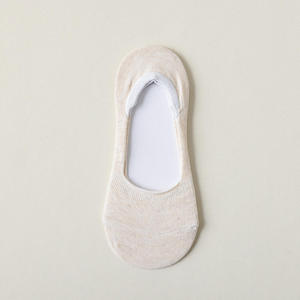 Calcetines invisibles de corte bajo para mujer con agarre antideslizante en el talón, para usar en verano. - Product Image 5