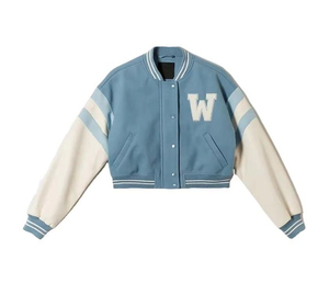 Chaqueta Varsity Corta de Manga Larga para Mujer: Colores Personalizados y Logotipo Bordado, Corte Casual, Estilo Letterman - Product Image 3
