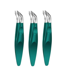 Coupe-cuticules miniatures de qualité supérieure avec pointe angulaire de précision pour l'élimination des peaux mortes, manche vert et entretien professionnel des ongles - Product Image 1