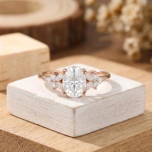 Bague de fiançailles vintage en or massif 10K 14K 18K avec diamant de laboratoire ovale ou rond, certifié IGI, couleur DEF, clarté VS VVS - Product Image 2