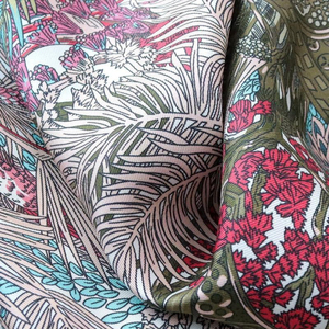 ผ้าพันคอไหมพิมพ์ลายพรีเมียมขายดีรุ่นใหม่สำหรับผู้หญิง ผ้าซาตินเนื้อนุ่ม พิมพ์ลายเรียบหรู - Product Image 5