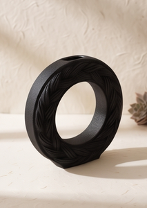 Vase décoratif de luxe en aluminium noir avec motif tressé pour présentation florale de fête, idéal pour l'intérieur et la vente en gros - Product Image 3