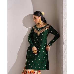 Hermoso Conjunto de Salwar Kameez de Algodón con Bordado para Fiestas - Product Image 1