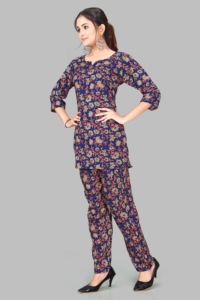Ensemble de vêtements décontractés pour femmes de haute qualité, imprimé fleurs mélangées, en poly-rayonne, col rond, deux pièces, pour l'été - Product Image 3