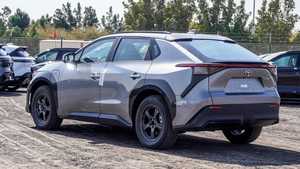Toyota BZ4X 2024, Vehículo Eléctrico SUV con Tracción en las Cuatro Ruedas, Batería de Litio, Asientos de Cuero, Neumáticos R19 - Product Image 2