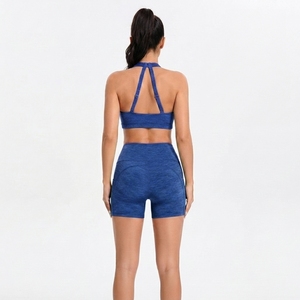 Conjunto Deportivo de Yoga para Mujer, Top Corto con Cuello Halter y Pantalones Cortos Ajustados de Cintura Alta, Ropa Deportiva Elástica - Product Image 3