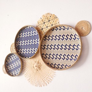 Combo de bandejas de bambú tejidas de colores, precio más bajo, bandejas de mimbre hechas a mano, decoraciones de pared ecológicas - Product Image 1