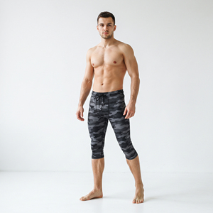 Leggings Capri pour Hommes à Imprimé Camouflage, Taille à Cordon, Leggings de Yoga 3/4, 100% Polyester, Longueur au Mollet, Leggings de Sport pour Hommes, Pantalon de Yoga Capri - Product Image 1
