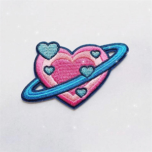 Parche de chenilla con letras bordadas de diseño personalizado, con lentejuelas grandes y brillantes, para universidades, con logotipo elegante, venta al por mayor - Product Image 5