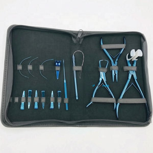 เครื่องมือต่อผมระดับมืออาชีพ ทำจากเหล็กกล้าไร้สนิมเกรดผ่าตัด พร้อมคีมและเข็มแบบวงแหวน C ใช้ซ้ำได้  รับผลิตตามแบบส่วนตัว - Product Image 4