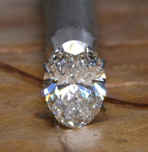 เพชรหลวมทรงรีขนาด 1-10 กะรัต ผลิตด้วยวิธี HPHT CVD  ความใส VVS สี D  ได้รับการรับรองจาก IGI  เจาะรูแล้ว สำหรับทำเครื่องประดับ ขายส่ง - Product Image 5