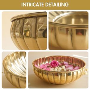 Bol Urli en laiton artisanal pour fleurs flottantes et bougies, centre de table décoratif, décoration traditionnelle indienne pour la fête de Pooja, décoration de la maison - Product Image 4