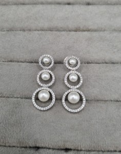 Elegant Circular Link Necklace <b>Set</b> <b>Pearl</b> Center Motif And Matching Triple Circle Earring For Party Wear AD <b>Jewelry</b> <b>Set</b> Wholesale - Product Image 4