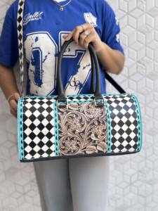 Bolsos de Viaje de Cuero Hechos a Mano con Diseño Único, Bolsos Multiusos con Patrón de Damas de Inglatera, Bolso Hecho a Mano Unisex, Bolso de Viaje de Gran Tamaño - Product Image 5