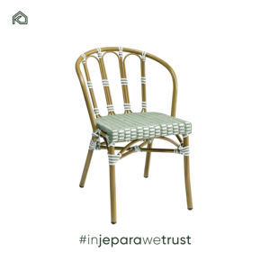 Chaise de salle à manger d'extérieur au design moderne avec structure en aluminium et matériau PE pour villa et jardin arrière - Product Image 1