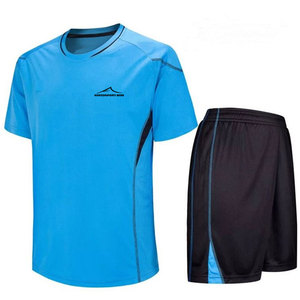 Nouvelle arrivée, uniforme de football respirant avec coutures renforcées, conçu pour les joueurs adultes, utilisation durable - Product Image 1