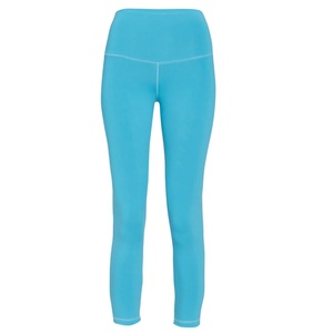 Shorts de yoga pour femmes, coupe décontractée et ajustée, taille mi-haute, tissu respirant et écologique pour des mouvements confortables - Product Image 3