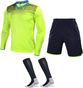 Conjunto de Portero de Fútbol Blanco y Negro para Hombre, Camiseta de Manga Larga, Pantalones Cortos y Calcetines, Sublimado, 100% Poliéster, Absorbe la Humedad - Product Image 4