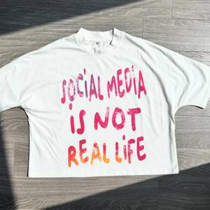 ผู้ผลิตเสื้อยืดลายกราฟิกประดับเพชรแบบกำหนดเองขายส่ง - Product Image 5