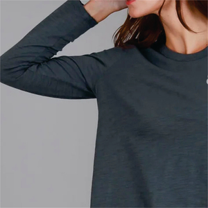Camiseta de Manga Larga para Mujer, Cuello Redondo, Corte Regular, Transpirable, Tejido Ecológico, Secado Rápido, Diseño Casual con Logotipo Blanco - Product Image 5