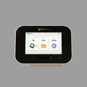 เครื่องวิเคราะห์เคมีลูมิเนสเซนซ์แบบพกพาสำหรับการตรวจวัดเชิงปริมาณ FREND 2.0 nanoentek สำหรับโรงพยาบาลและคลินิก ใช้กับอุปกรณ์ POCT แบบ CLIA - Product Image 1