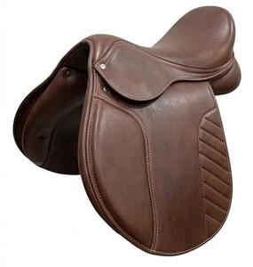 Selle d'équitation anglaise en cuir marron avec arceau en bois, taille complète, équipement d'équitation - Product Image 1